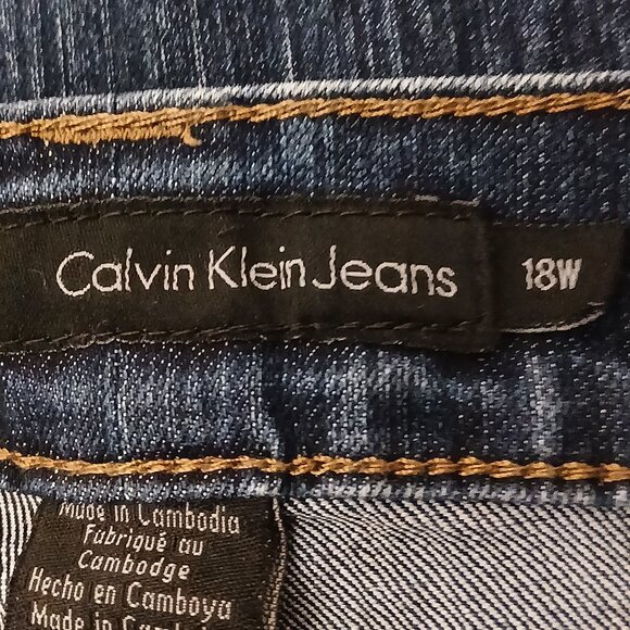 Calvin Klein Jeans Plus Size 18 W Flare Leg Mid Rise Dark Blue Denim Stretch - Picture 8 of 10